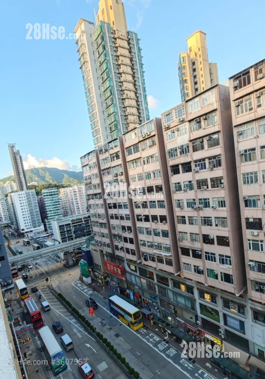 Golden Plaza Rental 1 Bedroom , 1 Bathroom 417 ft² ( 38.7 m² ) Golden Plaza Rental 1 Bedroom , 1 Bathroom 417 ft² ( 38.7 m² )