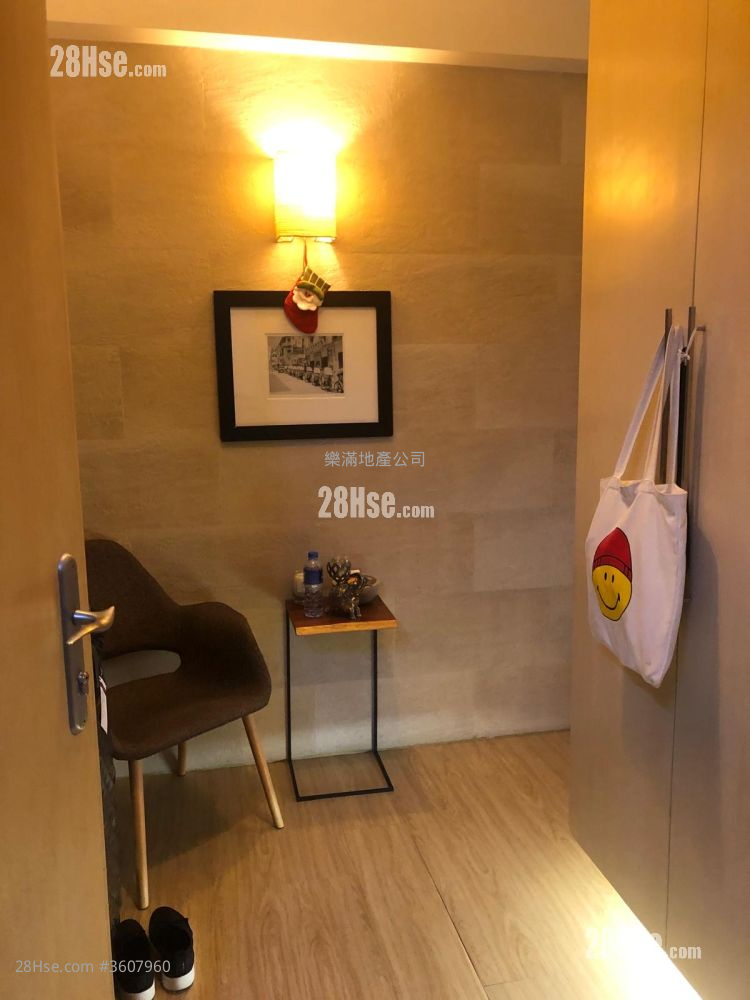 唐楼 租盘 1 房 , 1 浴室 403 平方尺 ( 37.4 平方米 ) 唐楼 租盘 1 房 , 1 浴室 403 平方尺 ( 37.4 平方米 )