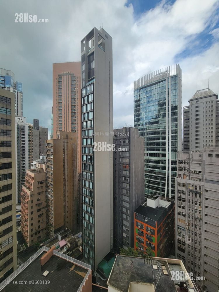 Queen's Terrace Rental 1 Bedroom , 1 Bathroom 577 ft² ( 53.6 m² )