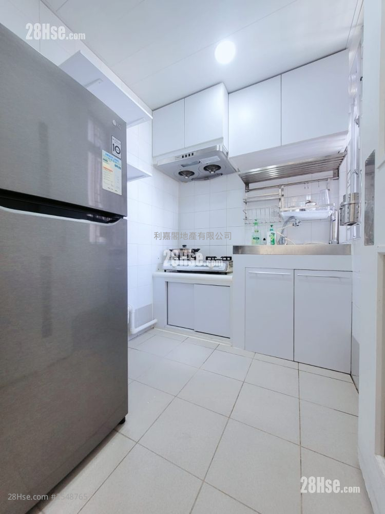 Ping Yan Court Sell 2 Bedrooms , 1 Bathroom 447 ft² ( 41.5 m² ) Ping Yan Court Sell 2 Bedrooms , 1 Bathroom 447 ft² ( 41.5 m² )