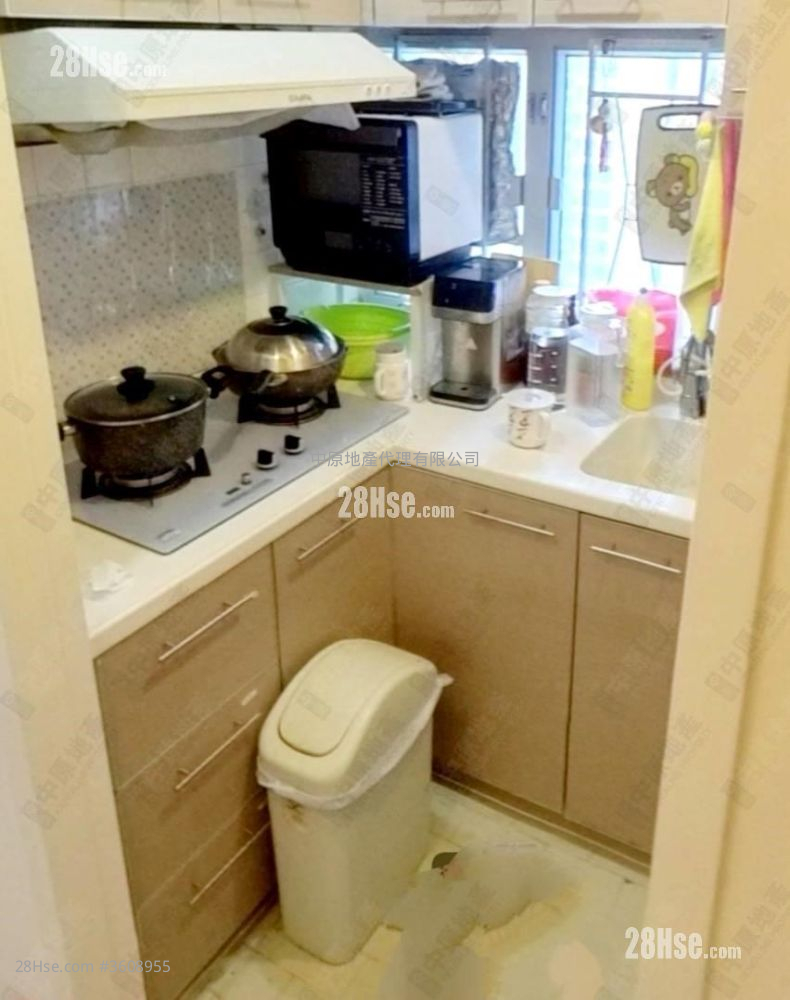 山翠苑 售盘 2 房 379 平方尺 ( 35.2 平方米 )