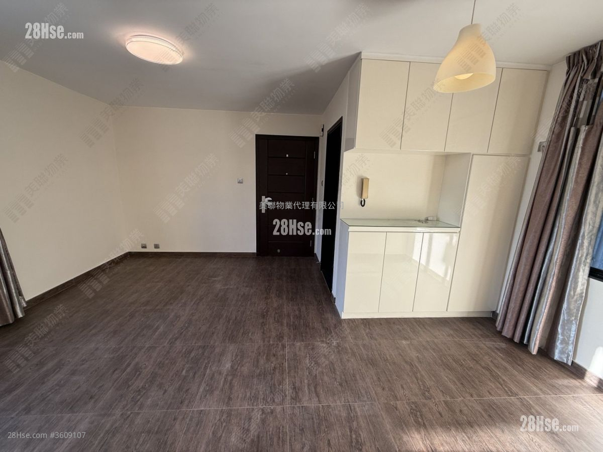 Heng Fa Chuen Sell 2 Bedrooms , 1 Bathroom 499 ft² ( 46.4 m² ) Heng Fa Chuen Sell 2 Bedrooms , 1 Bathroom 499 ft² ( 46.4 m² )