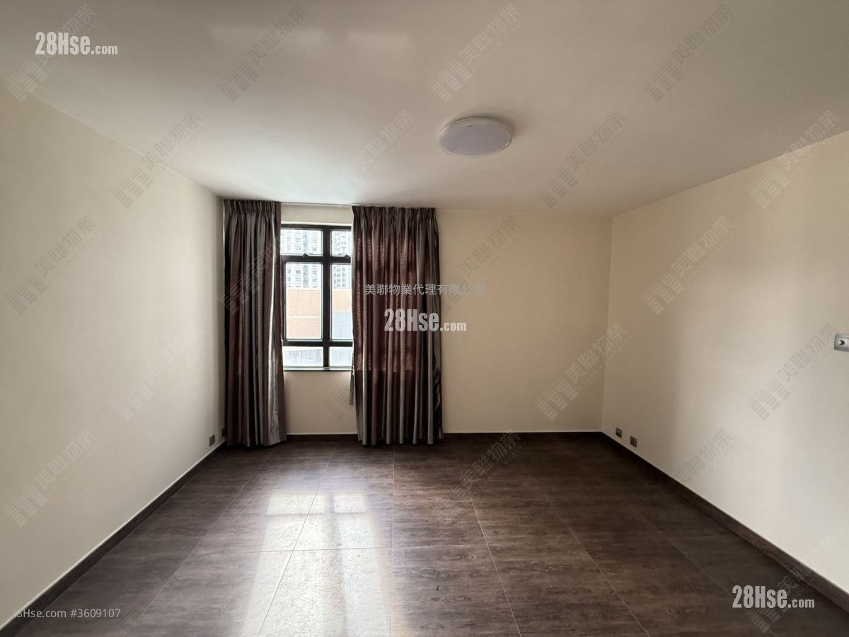 Heng Fa Chuen Sell 2 Bedrooms , 1 Bathroom 499 ft² ( 46.4 m² ) Heng Fa Chuen Sell 2 Bedrooms , 1 Bathroom 499 ft² ( 46.4 m² )