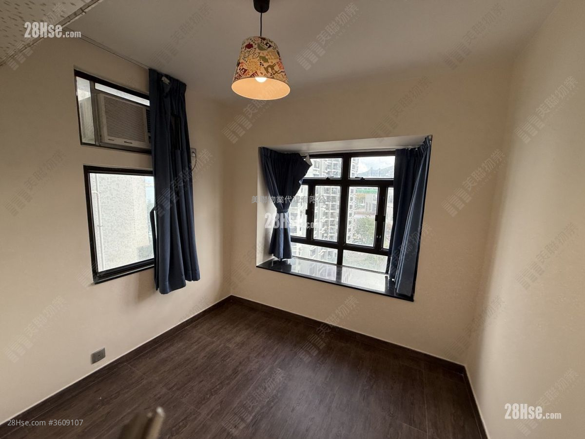 Heng Fa Chuen Sell 2 Bedrooms , 1 Bathroom 499 ft² ( 46.4 m² ) Heng Fa Chuen Sell 2 Bedrooms , 1 Bathroom 499 ft² ( 46.4 m² )