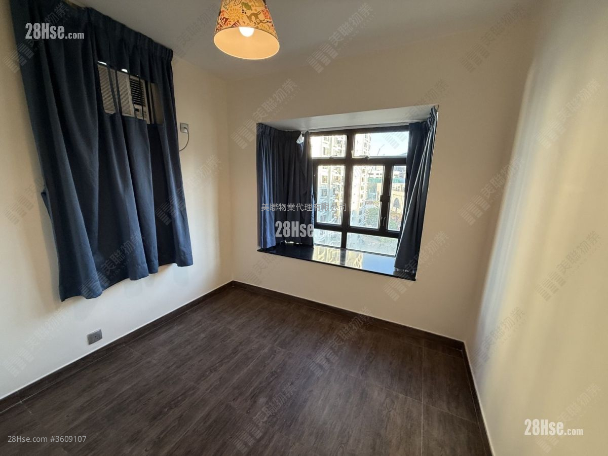 Heng Fa Chuen Sell 2 Bedrooms , 1 Bathroom 499 ft² ( 46.4 m² ) Heng Fa Chuen Sell 2 Bedrooms , 1 Bathroom 499 ft² ( 46.4 m² )