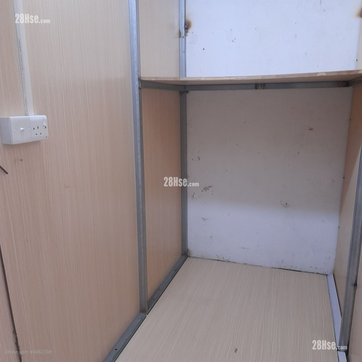 Wah Mow Factory Building Rental 36 ft² ( 3.3 m² ) Wah Mow Factory Building Rental 36 ft² ( 3.3 m² )