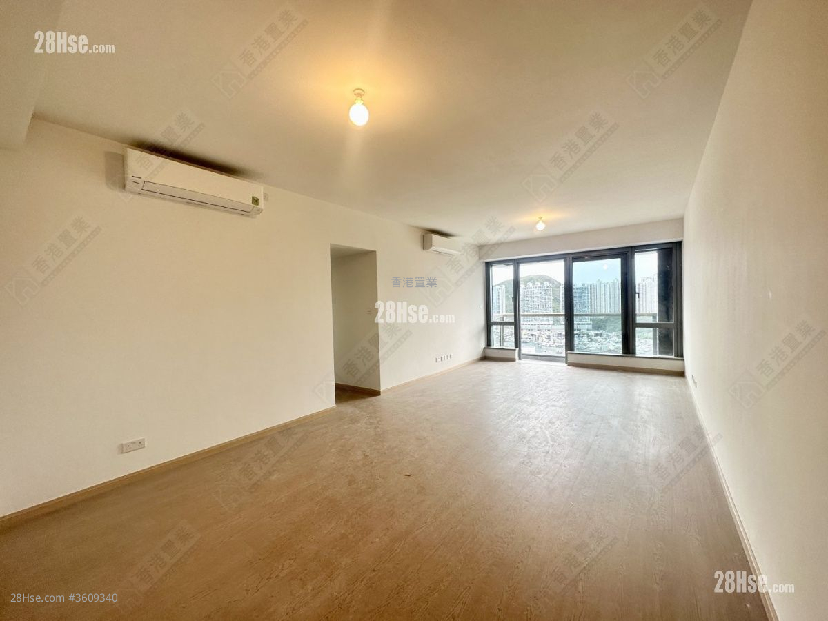 The Southside Rental 4 Bedrooms , 2 Bathrooms 1,299 ft² ( 120.7 m² ) The Southside Rental 4 Bedrooms , 2 Bathrooms 1,299 ft² ( 120.7 m² )