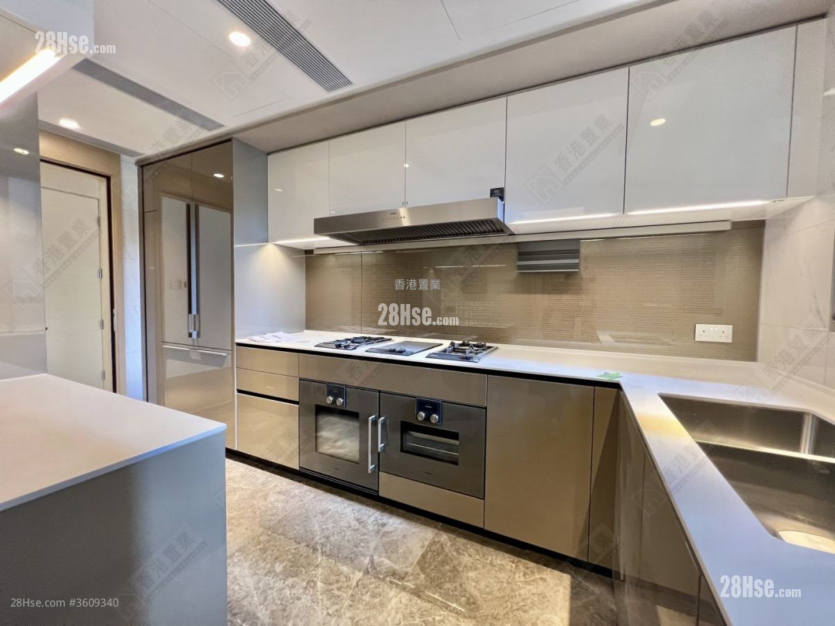 The Southside Rental 4 Bedrooms , 2 Bathrooms 1,299 ft² ( 120.7 m² ) The Southside Rental 4 Bedrooms , 2 Bathrooms 1,299 ft² ( 120.7 m² )