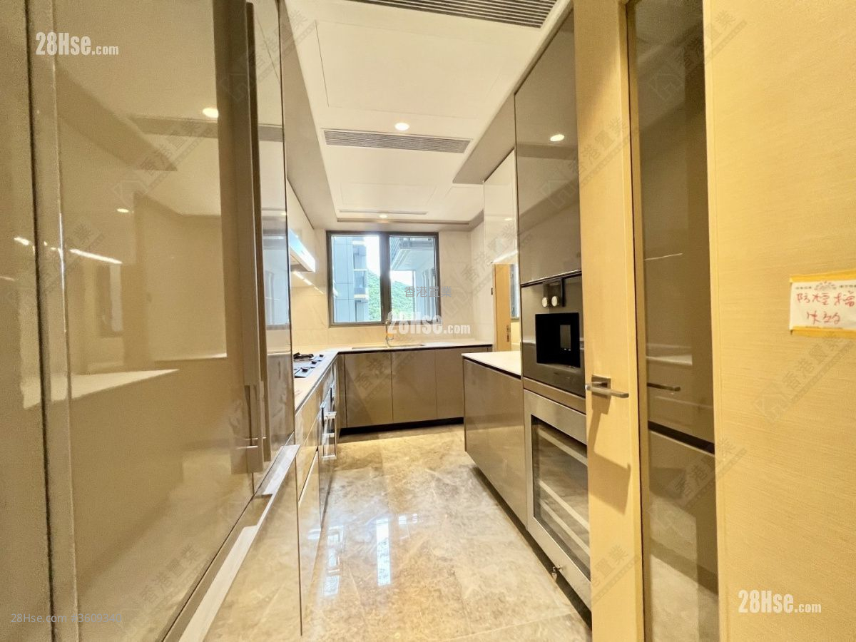 The Southside Rental 4 Bedrooms , 2 Bathrooms 1,299 ft² ( 120.7 m² ) The Southside Rental 4 Bedrooms , 2 Bathrooms 1,299 ft² ( 120.7 m² )