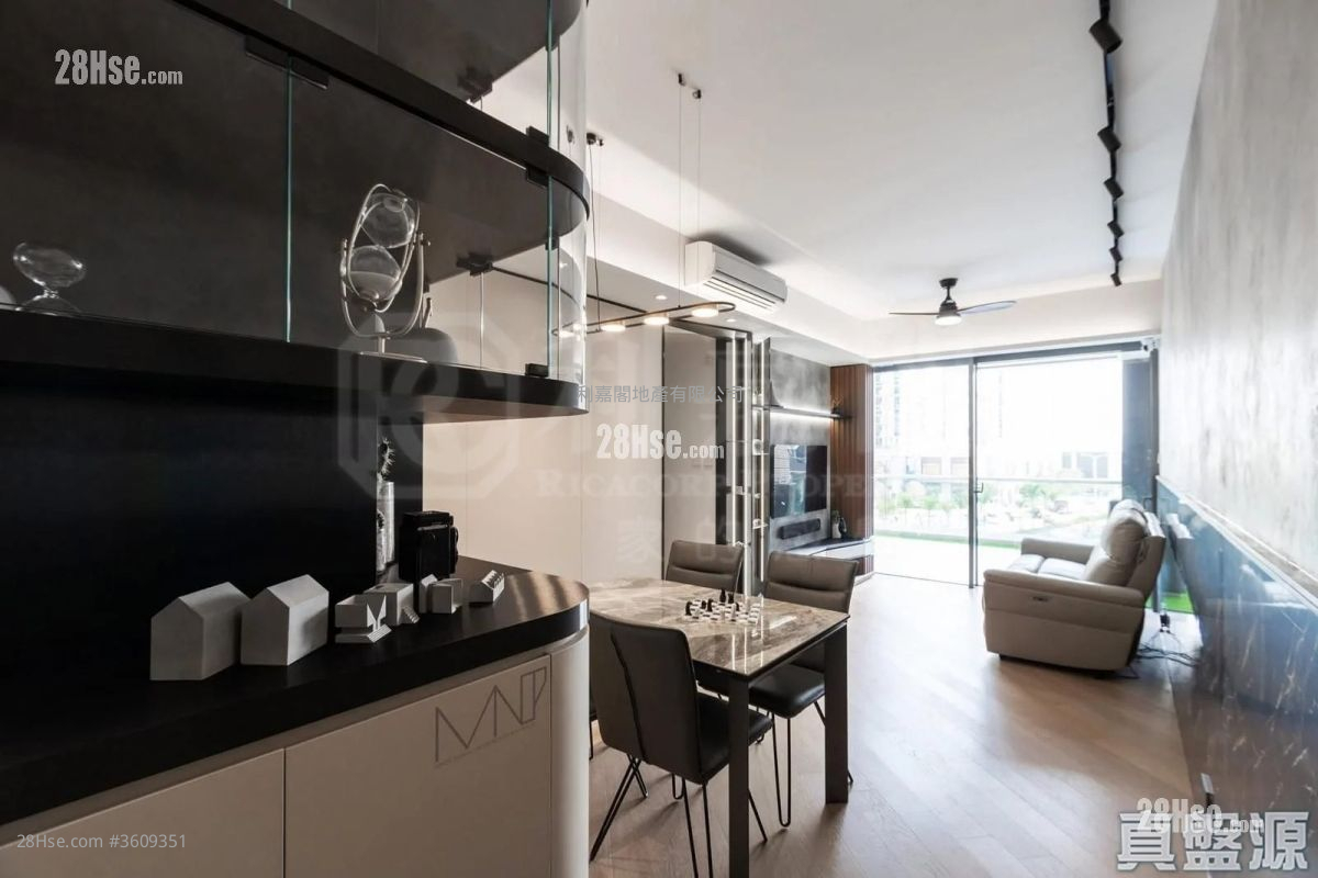 The Wings Rental 3 Bedrooms 788 ft² ( 73.2 m² ) The Wings Rental 3 Bedrooms 788 ft² ( 73.2 m² )