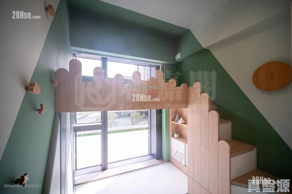 The Wings Rental 3 Bedrooms 788 ft² ( 73.2 m² ) The Wings Rental 3 Bedrooms 788 ft² ( 73.2 m² )