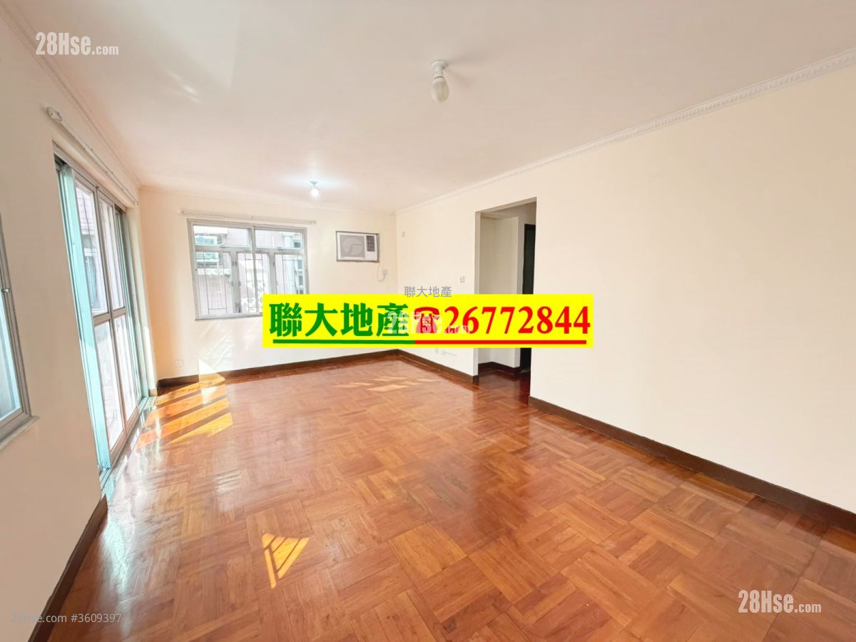 Village Rental 3 Bedrooms , 1 Bathroom 630 ft² ( 58.5 m² ) Village Rental 3 Bedrooms , 1 Bathroom 630 ft² ( 58.5 m² )