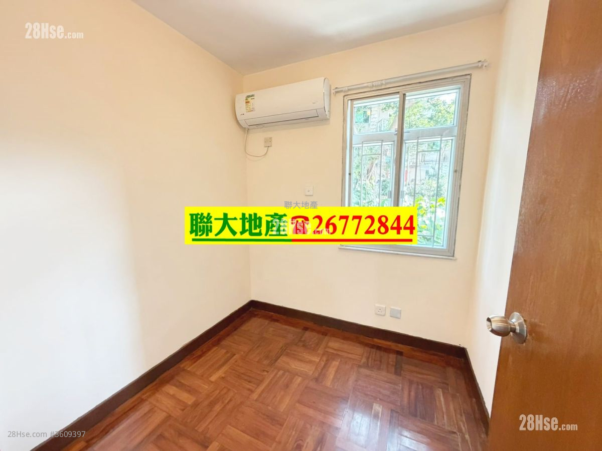 Village Rental 3 Bedrooms , 1 Bathroom 630 ft² ( 58.5 m² ) Village Rental 3 Bedrooms , 1 Bathroom 630 ft² ( 58.5 m² )