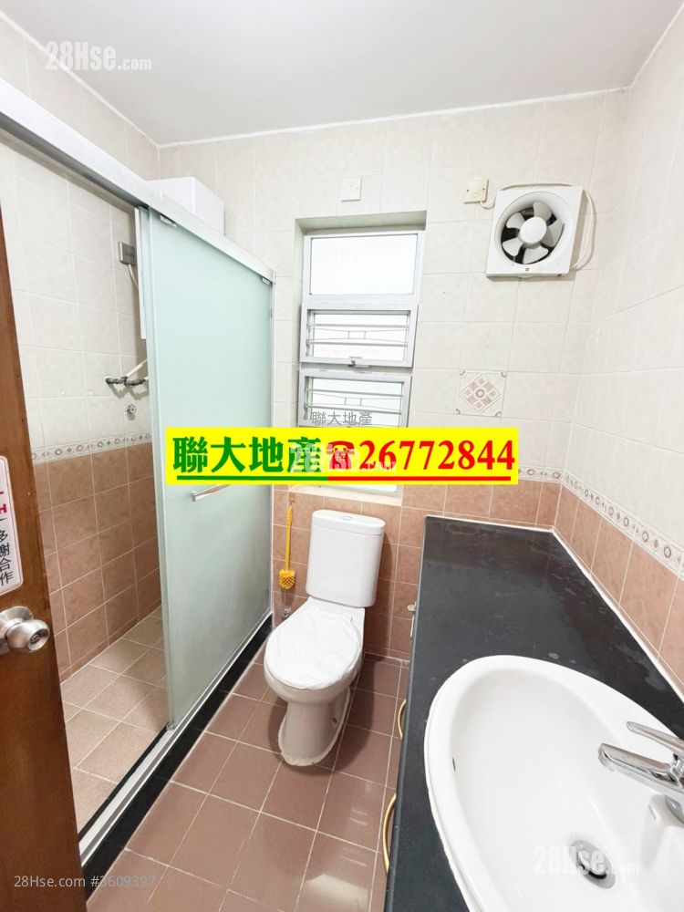 Village Rental 3 Bedrooms , 1 Bathroom 630 ft² ( 58.5 m² ) Village Rental 3 Bedrooms , 1 Bathroom 630 ft² ( 58.5 m² )