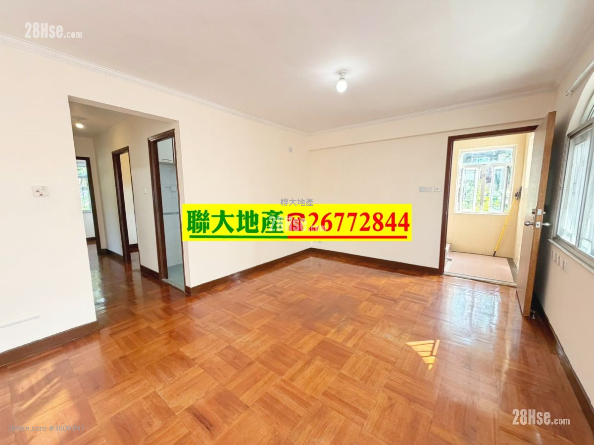 Village Rental 3 Bedrooms , 1 Bathroom 630 ft² ( 58.5 m² ) Village Rental 3 Bedrooms , 1 Bathroom 630 ft² ( 58.5 m² )