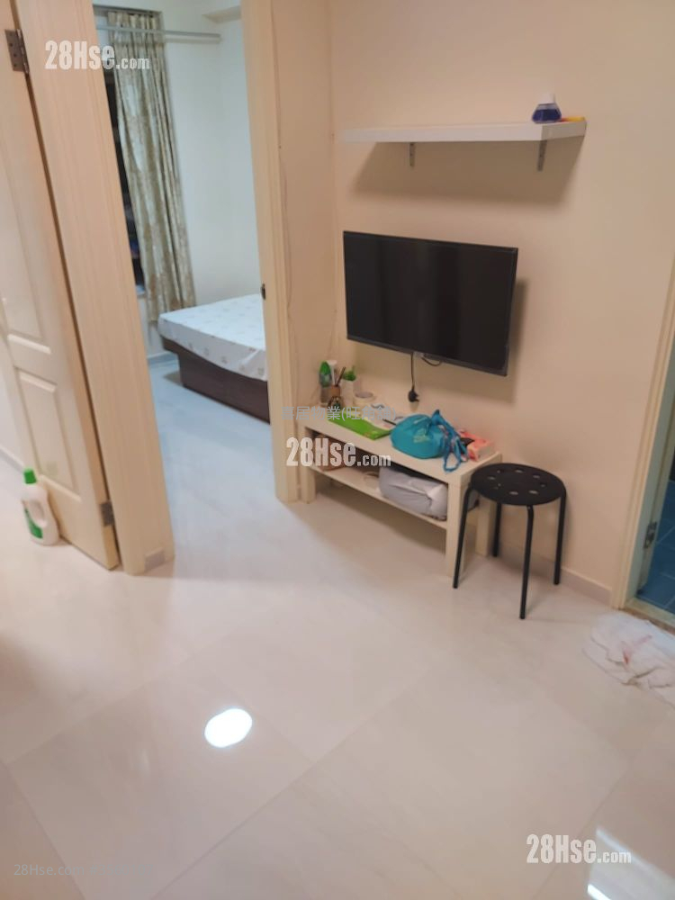 鸿禧大厦 租盘 2 房 , 1 浴室 305 平方尺 ( 28.3 平方米 )