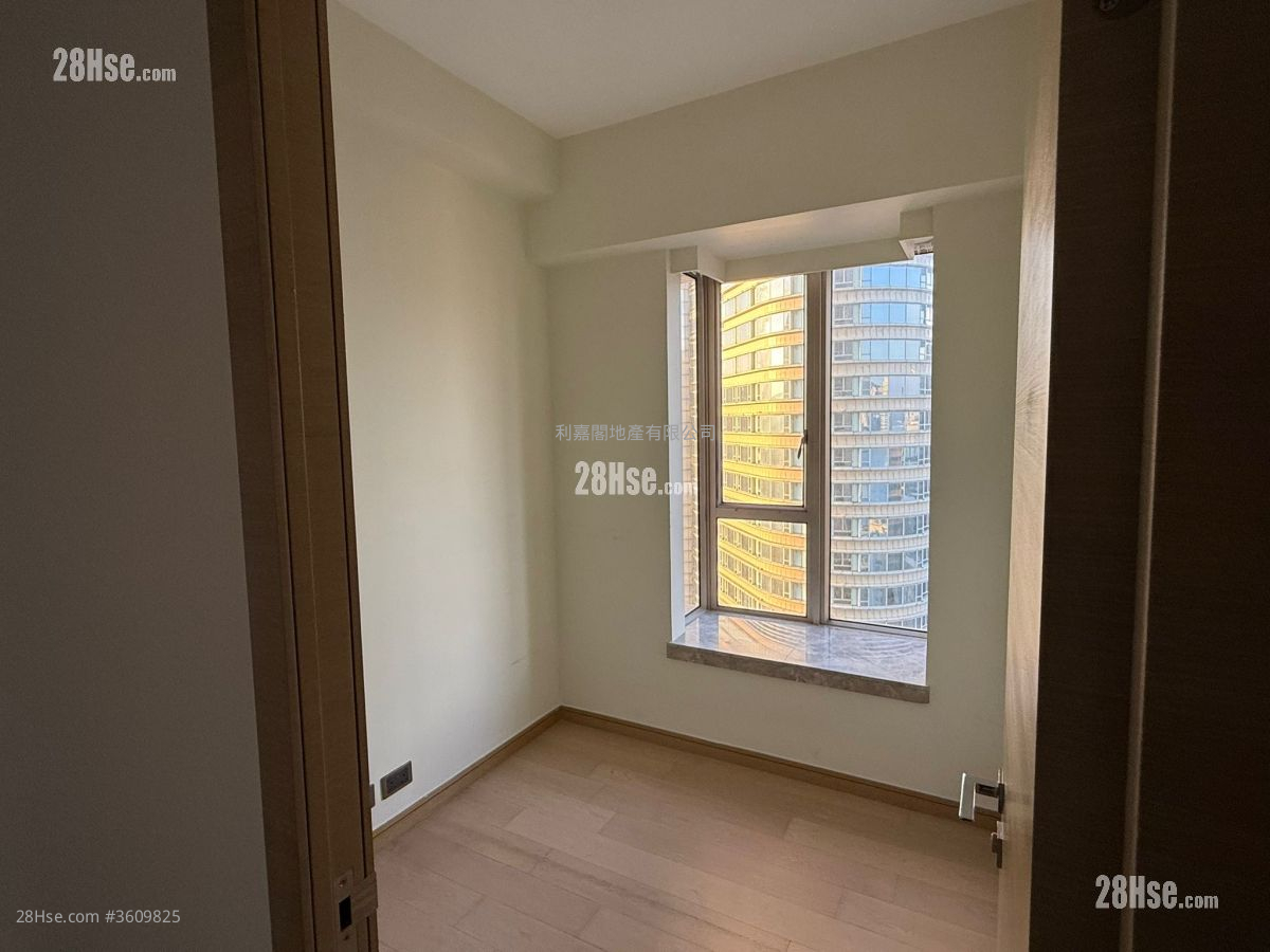 Harbour Pinnacle Rental 2 Bedrooms 445 ft² ( 41.3 m² ) Harbour Pinnacle Rental 2 Bedrooms 445 ft² ( 41.3 m² )