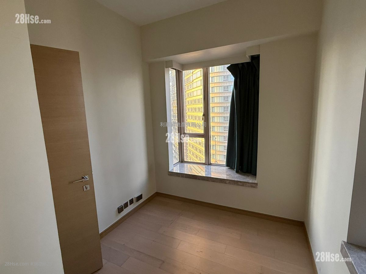 Harbour Pinnacle Rental 2 Bedrooms 445 ft² ( 41.3 m² ) Harbour Pinnacle Rental 2 Bedrooms 445 ft² ( 41.3 m² )