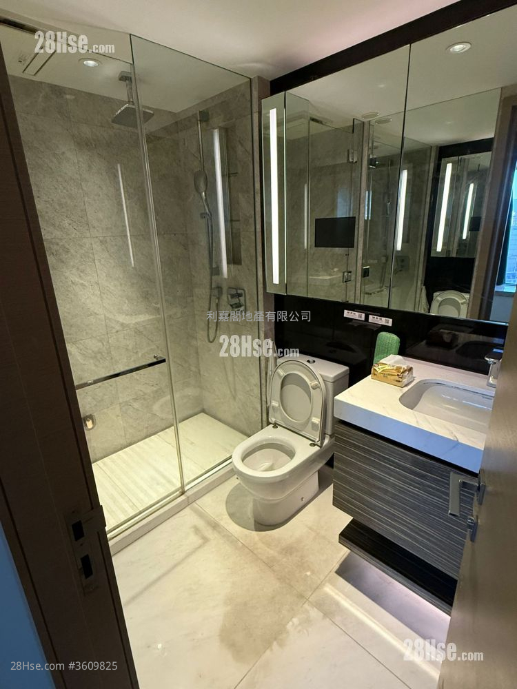 Harbour Pinnacle Rental 2 Bedrooms 445 ft² ( 41.3 m² ) Harbour Pinnacle Rental 2 Bedrooms 445 ft² ( 41.3 m² )