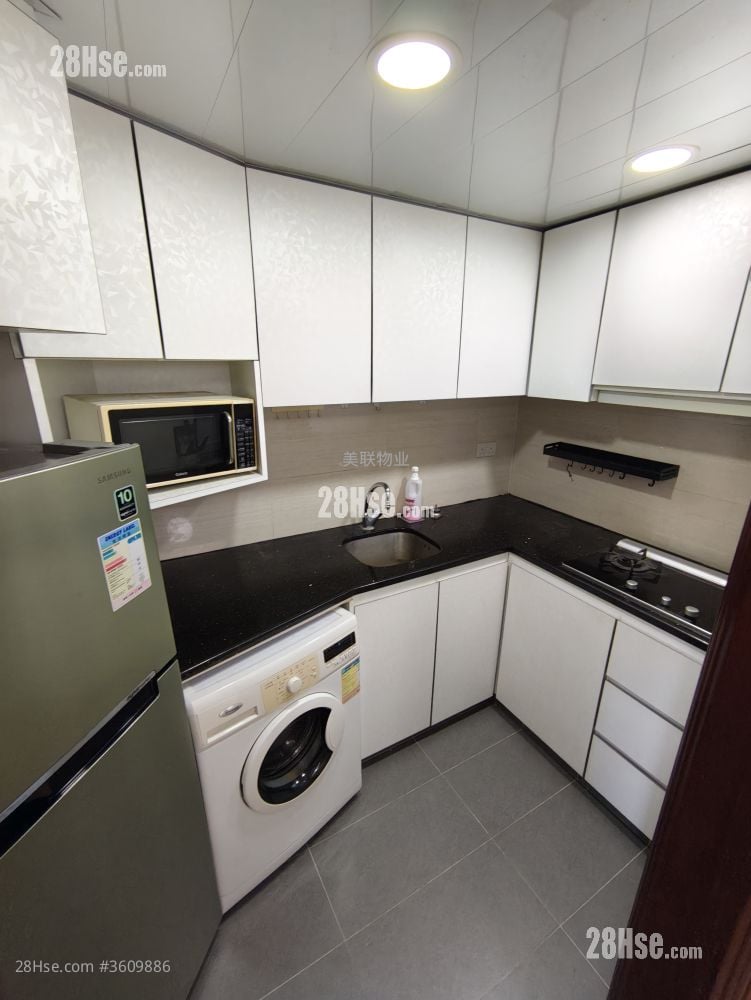 Kingswood Villas Sell 2 Bedrooms 442 ft² ( 41.1 m² )