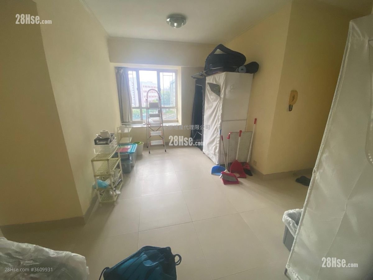 Fanling Centre Sell 3 Bedrooms 513 ft² ( 47.7 m² )