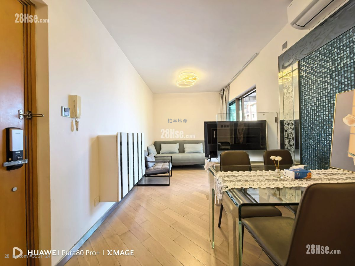 The Zenith Rental 3 Bedrooms , 2 Bathrooms 612 ft² ( 56.9 m² )