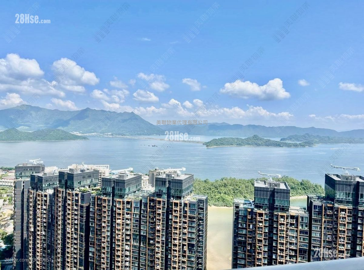 银湖天峰 售盘 2 房 746 平方尺 ( 69.3 平方米 ) 银湖天峰 售盘 2 房 746 平方尺 ( 69.3 平方米 )