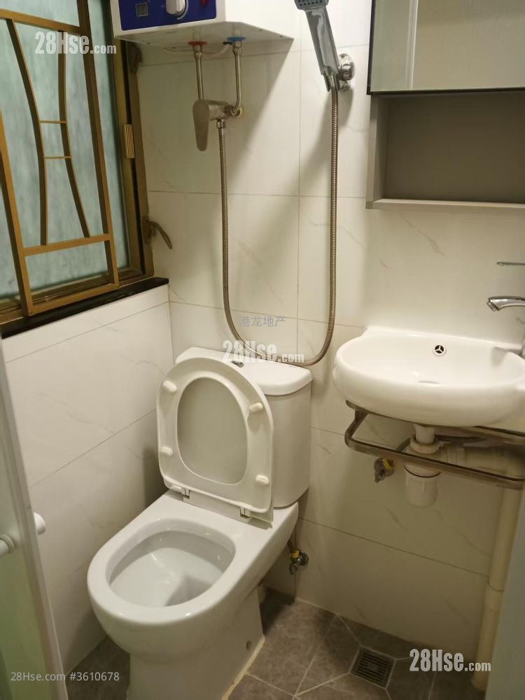 汝州街230号 租盘 1 房 , 1 浴室 130 平方尺 ( 12.1 平方米 ) 汝州街230号 租盘 1 房 , 1 浴室 130 平方尺 ( 12.1 平方米 )