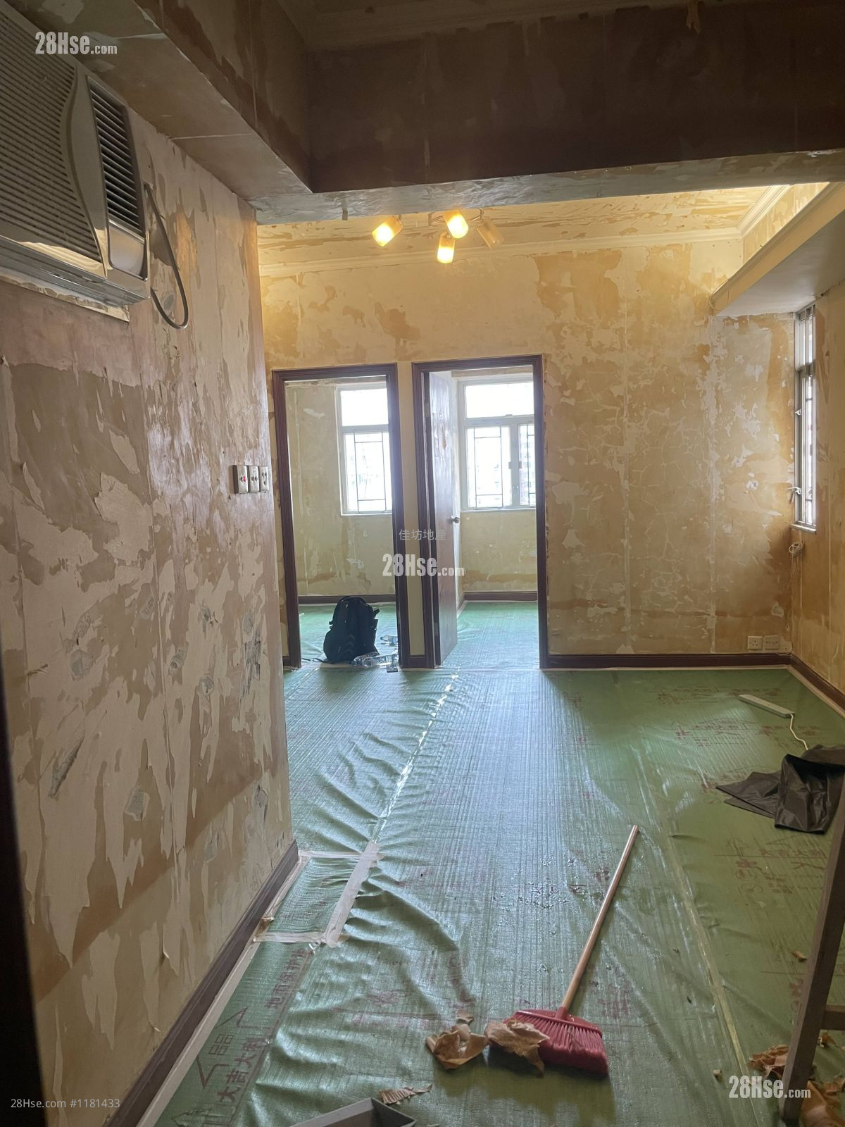 Metropole Building Rental 3 Bedrooms , 2 Bathrooms 672 ft² ( 62.4 m² )