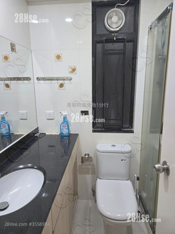 Kornhill Rental 2 Bedrooms , 1 Bathroom 524 ft² ( 48.7 m² ) Kornhill Rental 2 Bedrooms , 1 Bathroom 524 ft² ( 48.7 m² )