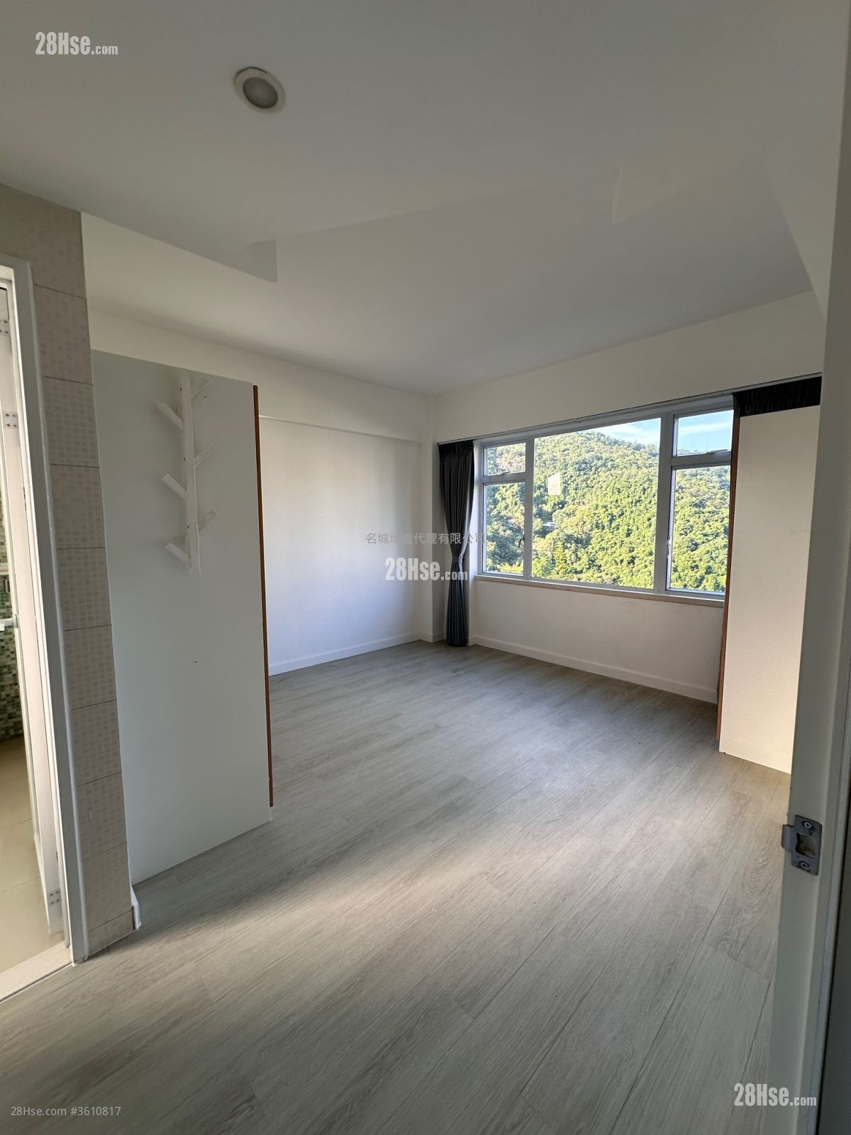 乐林园 租盘 3 房 , 2 浴室 1,058 平方尺 ( 98.3 平方米 ) 乐林园 租盘 3 房 , 2 浴室 1,058 平方尺 ( 98.3 平方米 )