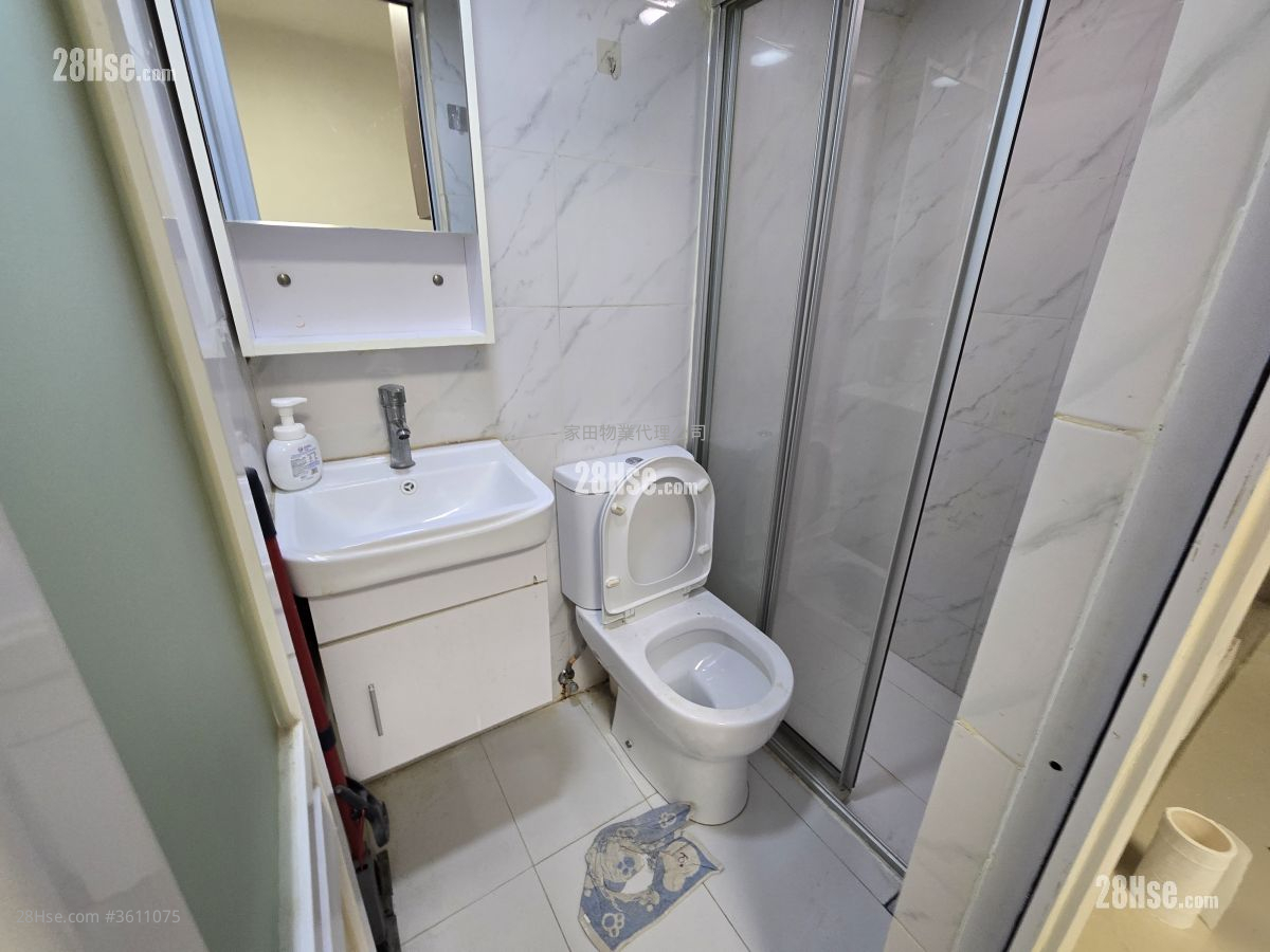 Cheung Hing Building Sell 3 Bedrooms , 3 Bathrooms 408 ft² ( 37.9 m² ) Cheung Hing Building Sell 3 Bedrooms , 3 Bathrooms 408 ft² ( 37.9 m² )