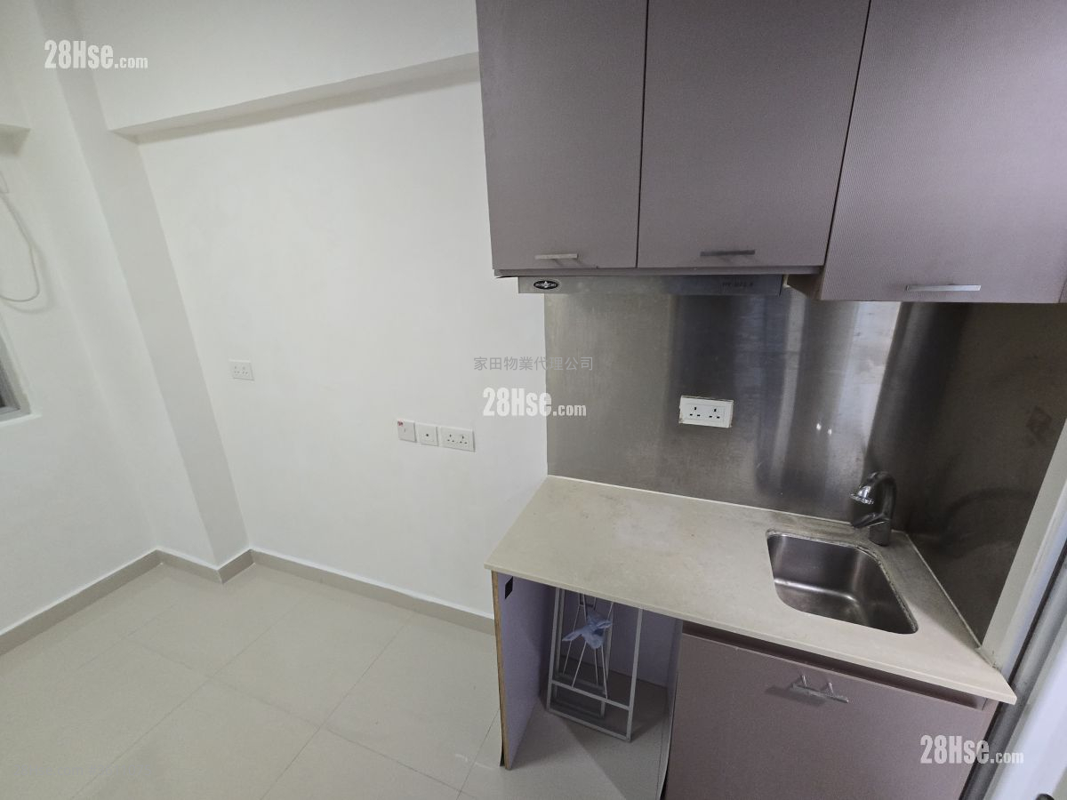 Cheung Hing Building Sell 3 Bedrooms , 3 Bathrooms 408 ft² ( 37.9 m² ) Cheung Hing Building Sell 3 Bedrooms , 3 Bathrooms 408 ft² ( 37.9 m² )