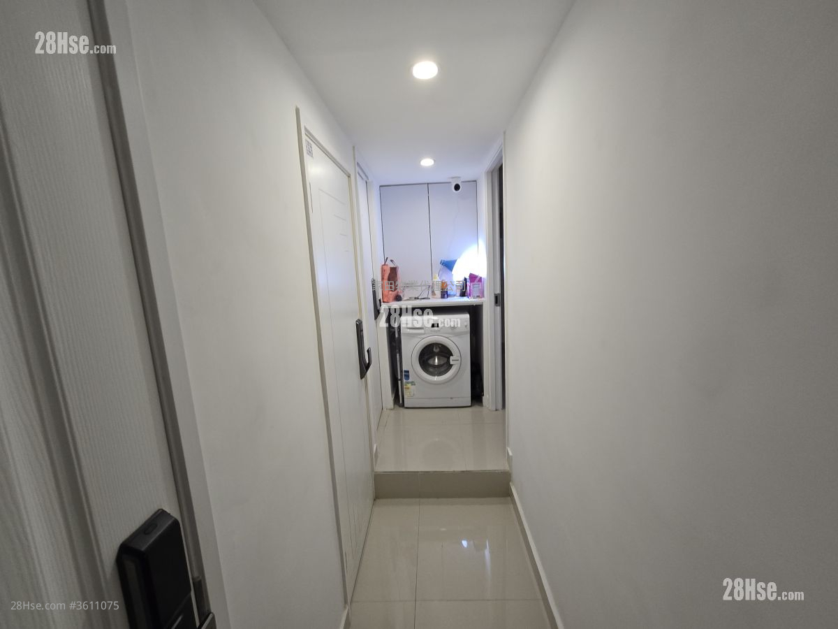 Cheung Hing Building Sell 3 Bedrooms , 3 Bathrooms 408 ft² ( 37.9 m² ) Cheung Hing Building Sell 3 Bedrooms , 3 Bathrooms 408 ft² ( 37.9 m² )