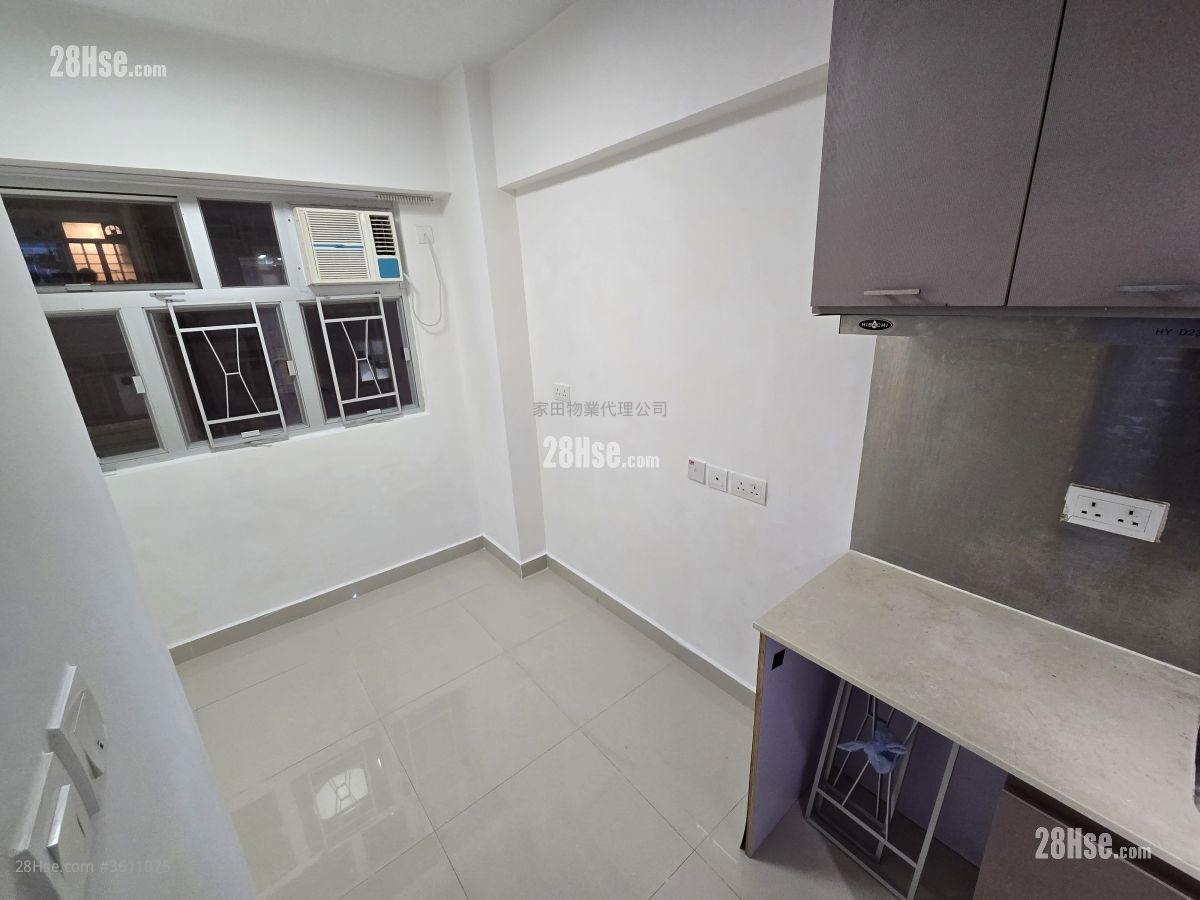 Cheung Hing Building Sell 3 Bedrooms , 3 Bathrooms 408 ft² ( 37.9 m² ) Cheung Hing Building Sell 3 Bedrooms , 3 Bathrooms 408 ft² ( 37.9 m² )