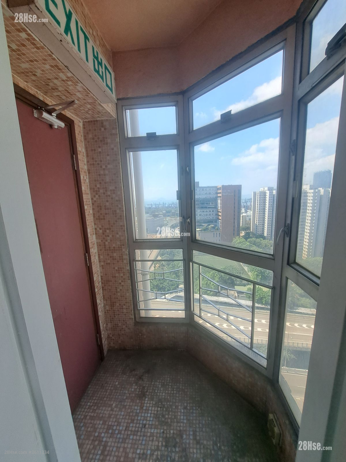 Cheong Fat Mansion Sell 2 Bedrooms , 1 Bathroom 325 ft² ( 30.2 m² ) Cheong Fat Mansion Sell 2 Bedrooms , 1 Bathroom 325 ft² ( 30.2 m² )