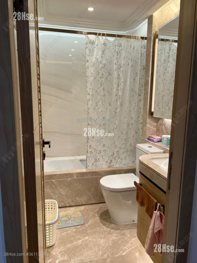 Grand Central Sell 1 Bedroom , 1 Bathroom 452 ft² ( 42.0 m² ) Grand Central Sell 1 Bedroom , 1 Bathroom 452 ft² ( 42.0 m² )