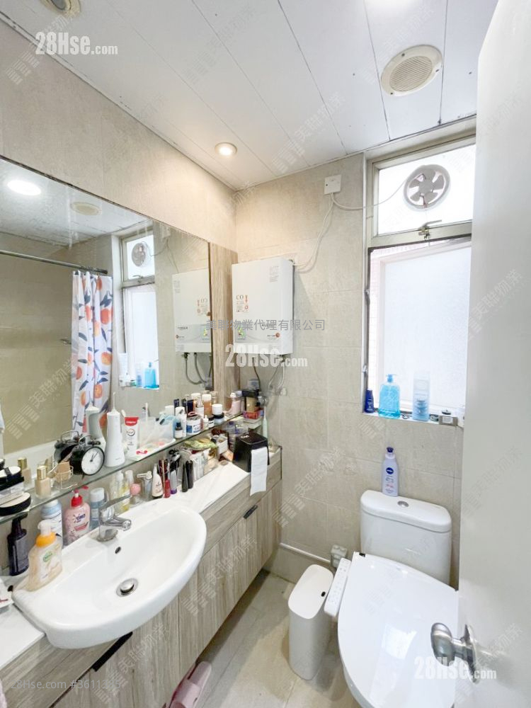 碧湖花园 售盘 2 房 , 1 浴室 400 平方尺 ( 37.2 平方米 ) 碧湖花园 售盘 2 房 , 1 浴室 400 平方尺 ( 37.2 平方米 )