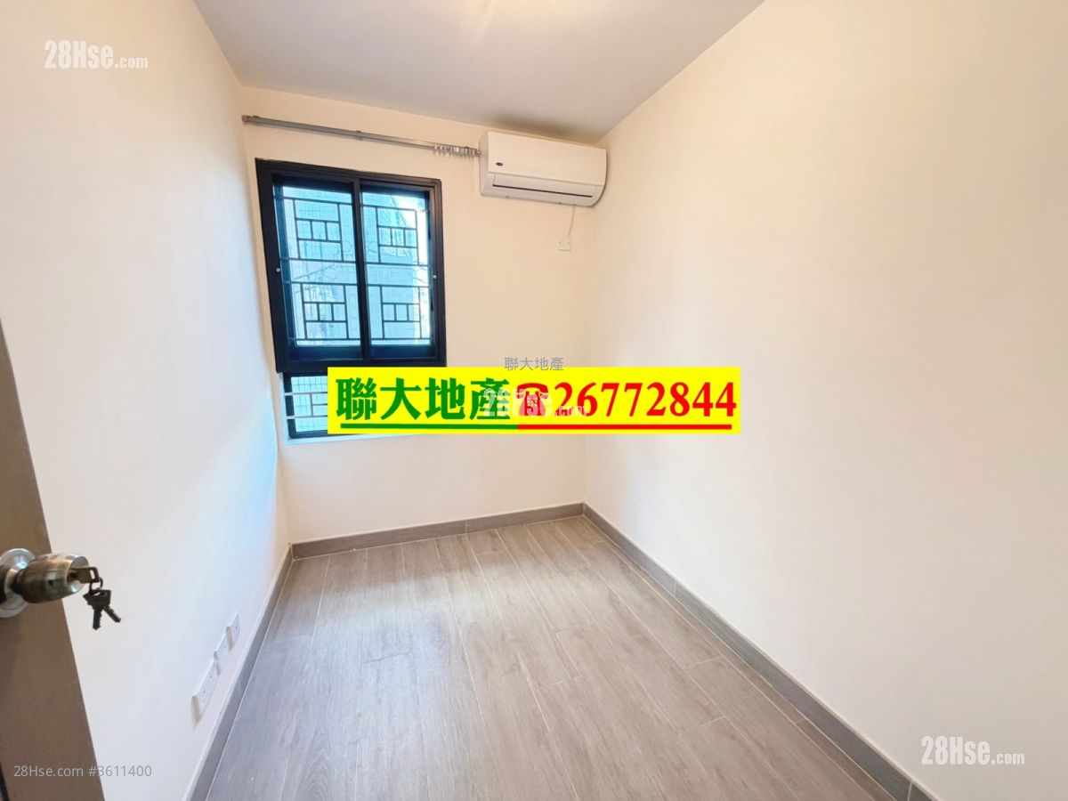 Village Rental 3 Bedrooms , 2 Bathrooms 630 ft² ( 58.5 m² ) Village Rental 3 Bedrooms , 2 Bathrooms 630 ft² ( 58.5 m² )