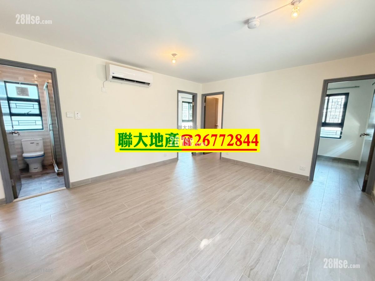 Village Rental 3 Bedrooms , 2 Bathrooms 630 ft² ( 58.5 m² ) Village Rental 3 Bedrooms , 2 Bathrooms 630 ft² ( 58.5 m² )