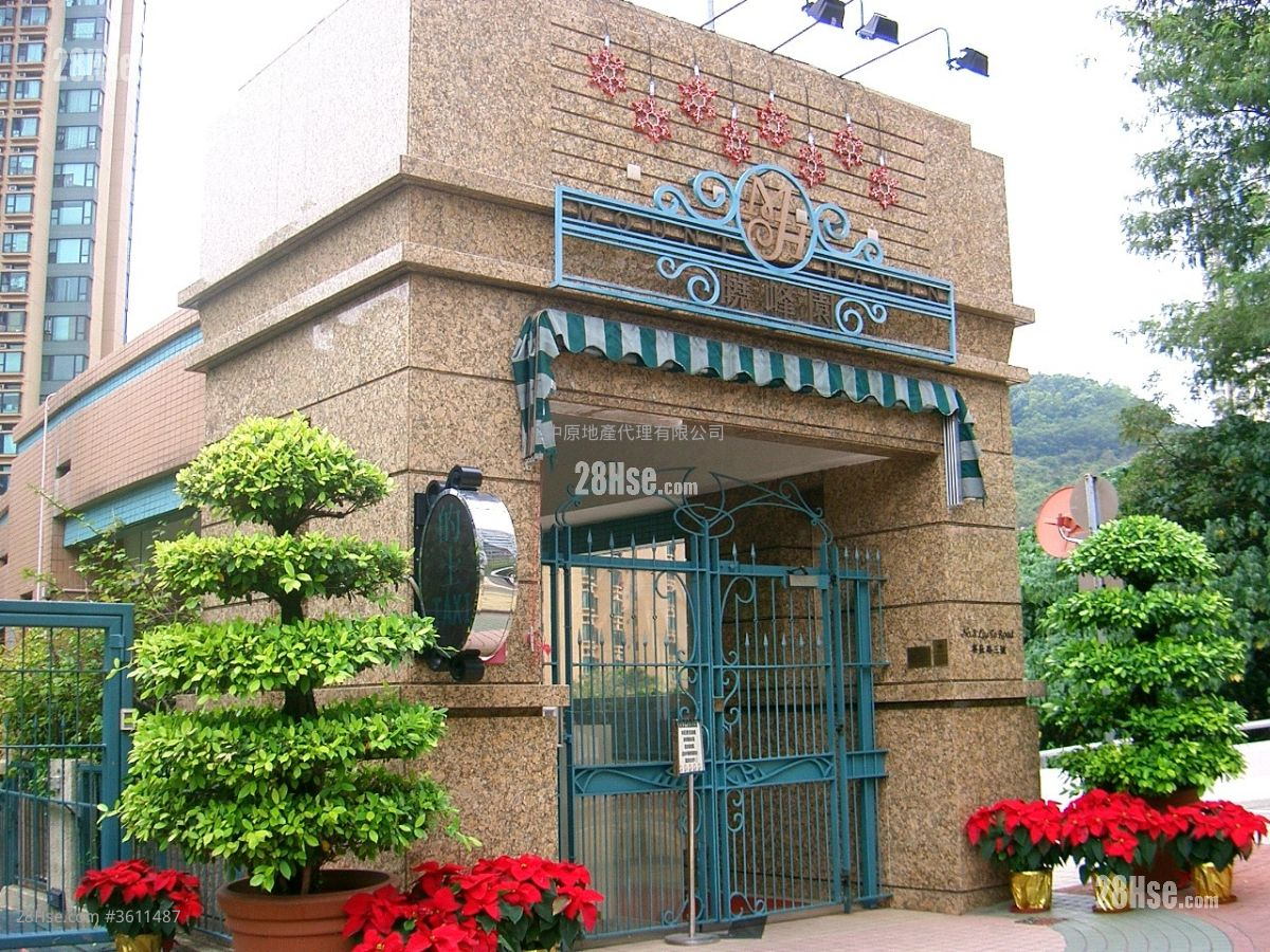 晓峰园 租盘 4 房 , 2 浴室 820 平方尺 ( 76.2 平方米 ) 晓峰园 租盘 4 房 , 2 浴室 820 平方尺 ( 76.2 平方米 )