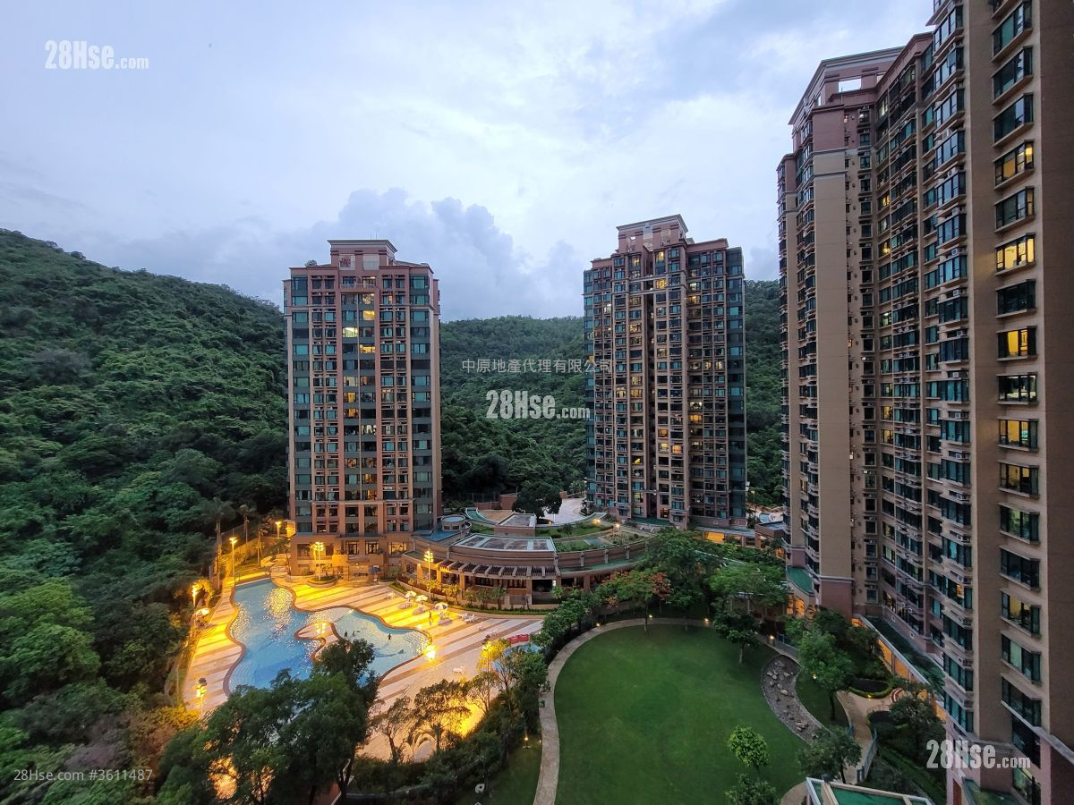 晓峰园 租盘 4 房 , 2 浴室 820 平方尺 ( 76.2 平方米 ) 晓峰园 租盘 4 房 , 2 浴室 820 平方尺 ( 76.2 平方米 )