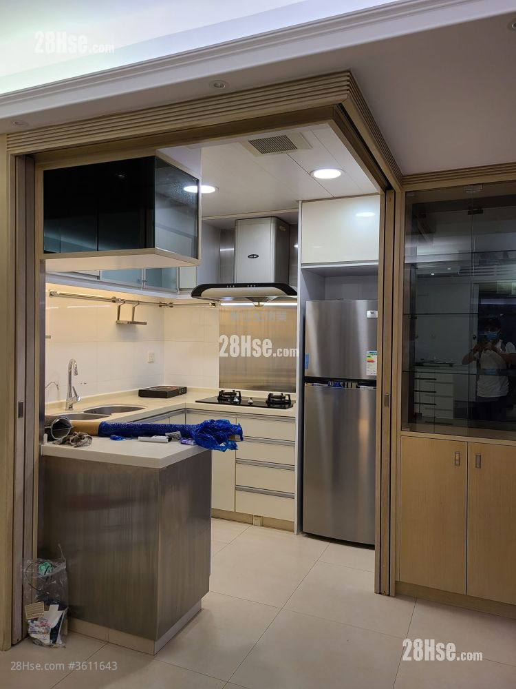 Victoria Centre Sell 3 Bedrooms , 2 Bathrooms 777 ft² ( 72.2 m² ) Victoria Centre Sell 3 Bedrooms , 2 Bathrooms 777 ft² ( 72.2 m² )