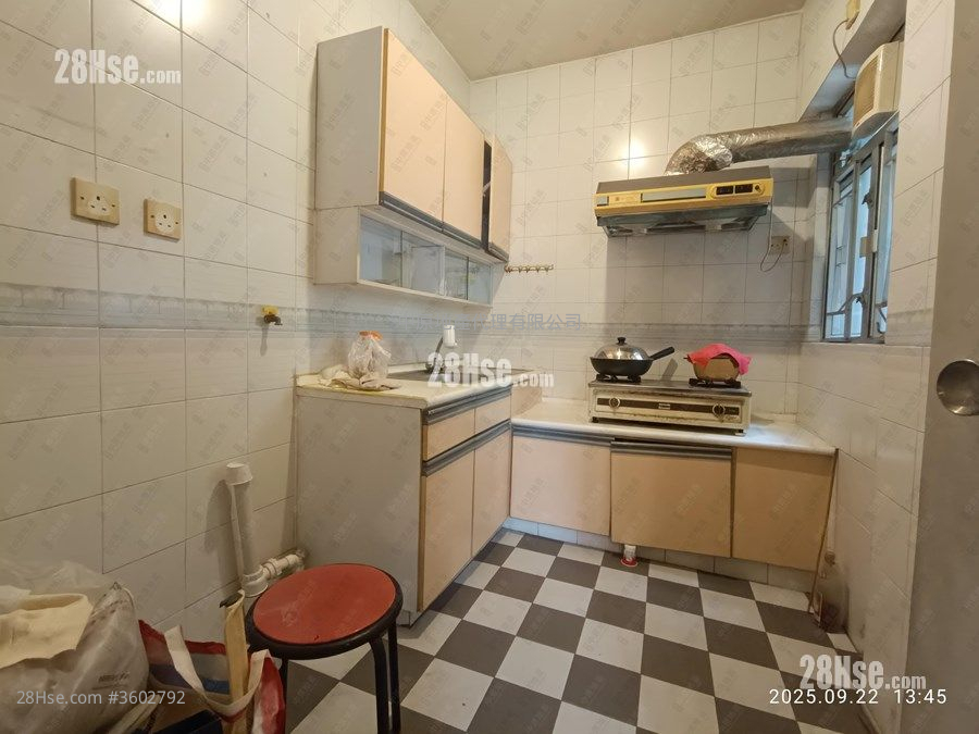 钜发大厦 售盘 2 房 452 平方尺 ( 42.0 平方米 )