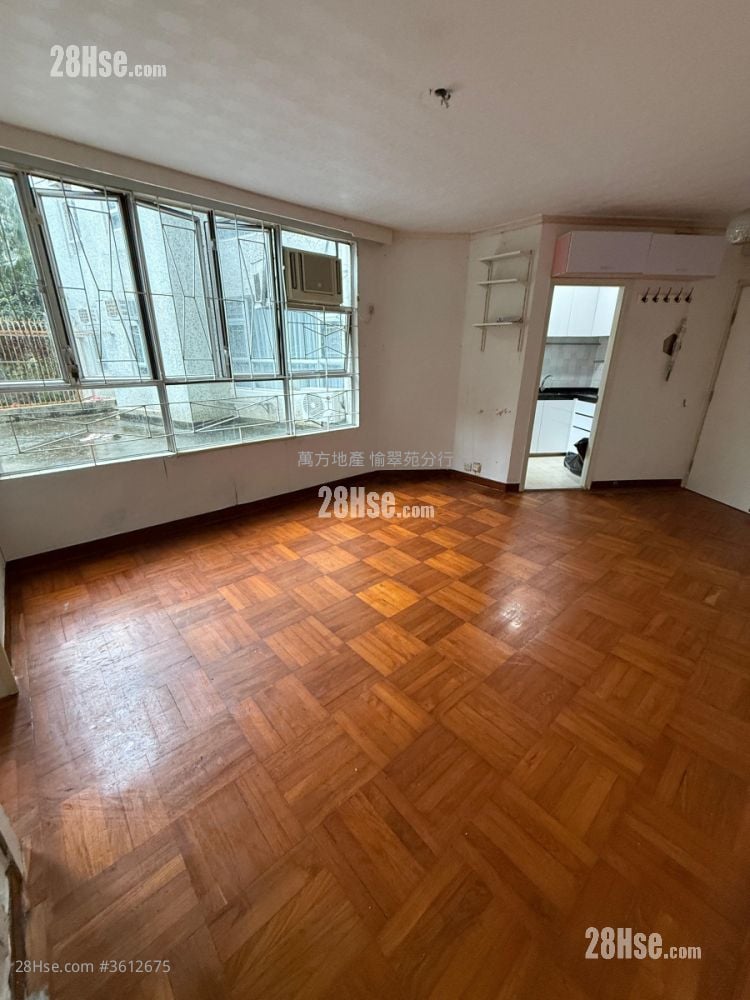 Holford Gardens Sell 2 Bedrooms , 1 Bathroom 484 ft² ( 45.0 m² )