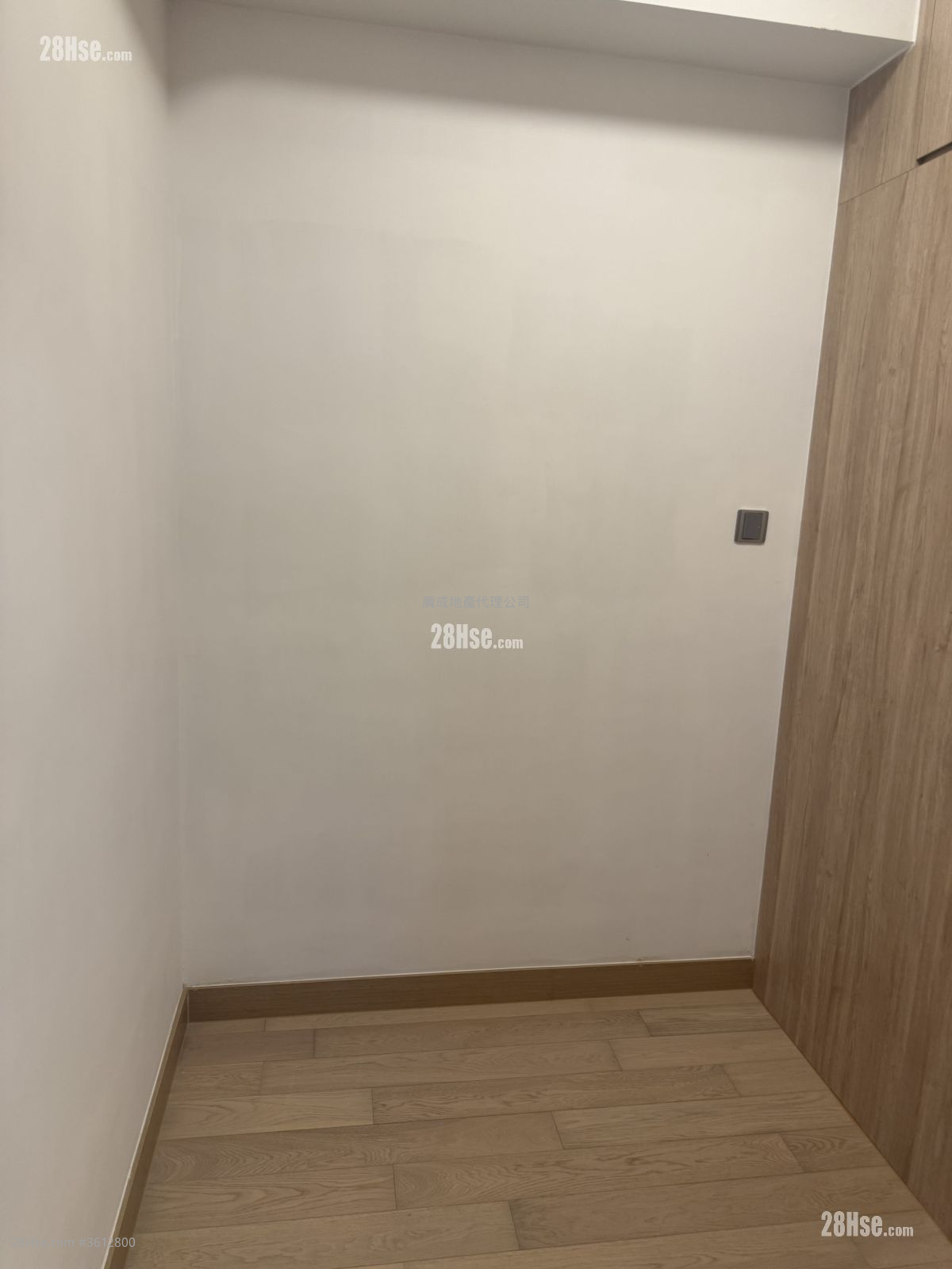 逸璟龙湾 租盘 3 房 , 2 浴室 887 平方尺 ( 82.4 平方米 ) 逸璟龙湾 租盘 3 房 , 2 浴室 887 平方尺 ( 82.4 平方米 )