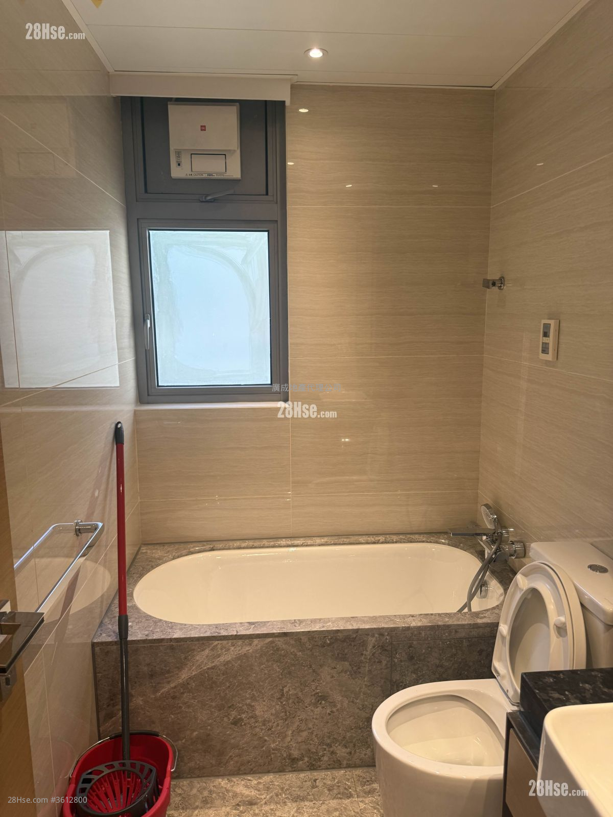 逸璟龙湾 租盘 3 房 , 2 浴室 887 平方尺 ( 82.4 平方米 ) 逸璟龙湾 租盘 3 房 , 2 浴室 887 平方尺 ( 82.4 平方米 )