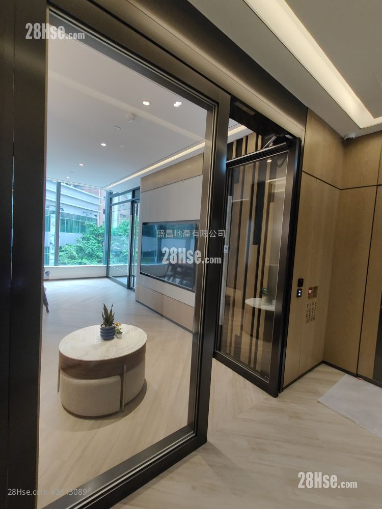 Uptify Sell 1 Bathroom 179 ft² ( 16.6 m² ) Uptify Sell 1 Bathroom 179 ft² ( 16.6 m² )