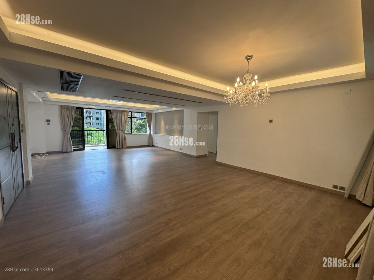 The Crescent Sell 4 Bedrooms 2,104 ft² ( 195.5 m² ) The Crescent Sell 4 Bedrooms 2,104 ft² ( 195.5 m² )