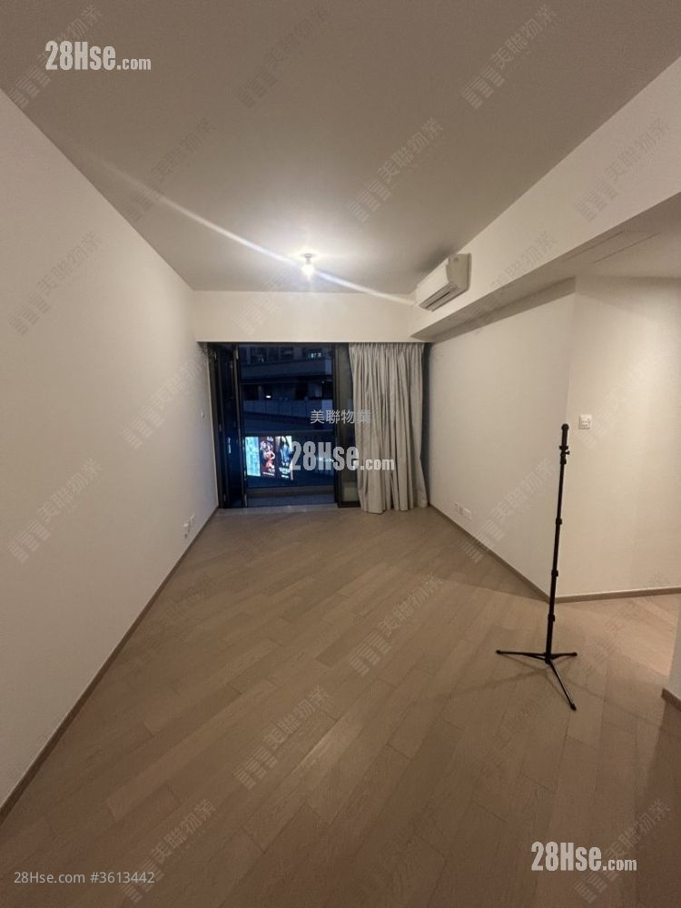 The Yoho Hub Sell 3 Bedrooms , 2 Bathrooms 855 ft² ( 79.4 m² )